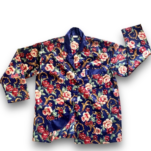 v i n t a g e :: Silky Floral Satin Flowy Pajama Blouse - Picture 4 of 10